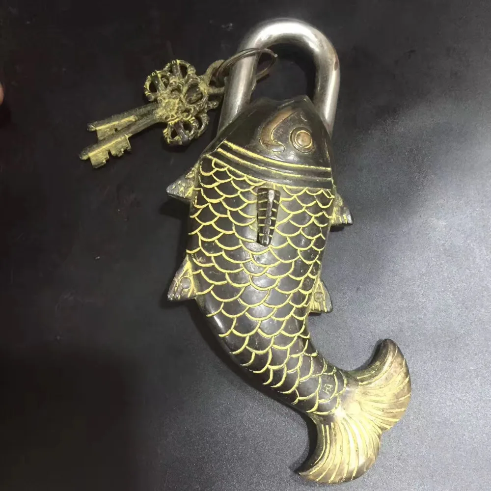

In ancient times, fish shaped copper locks, craft locks, antiques collectibles.