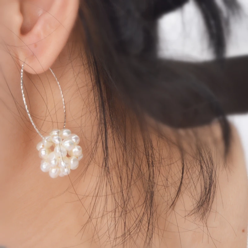 Женские серьги-кольца из серебра 925 пробы с натуральным пресноводным жемчугом |