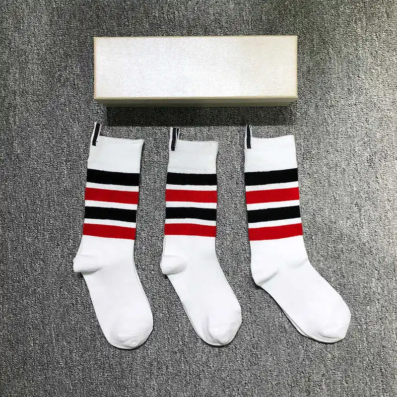 

2021 модные брендовые носки TB THOM для мужчин и женщин хлопковые полосатые повседневные короткие носки белые Средние спортивные носки Ins 3 пары