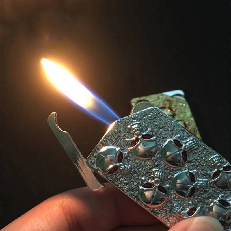 Винтажная рельефная Зажигалка на колесиках панк-призрак портативная сигарета