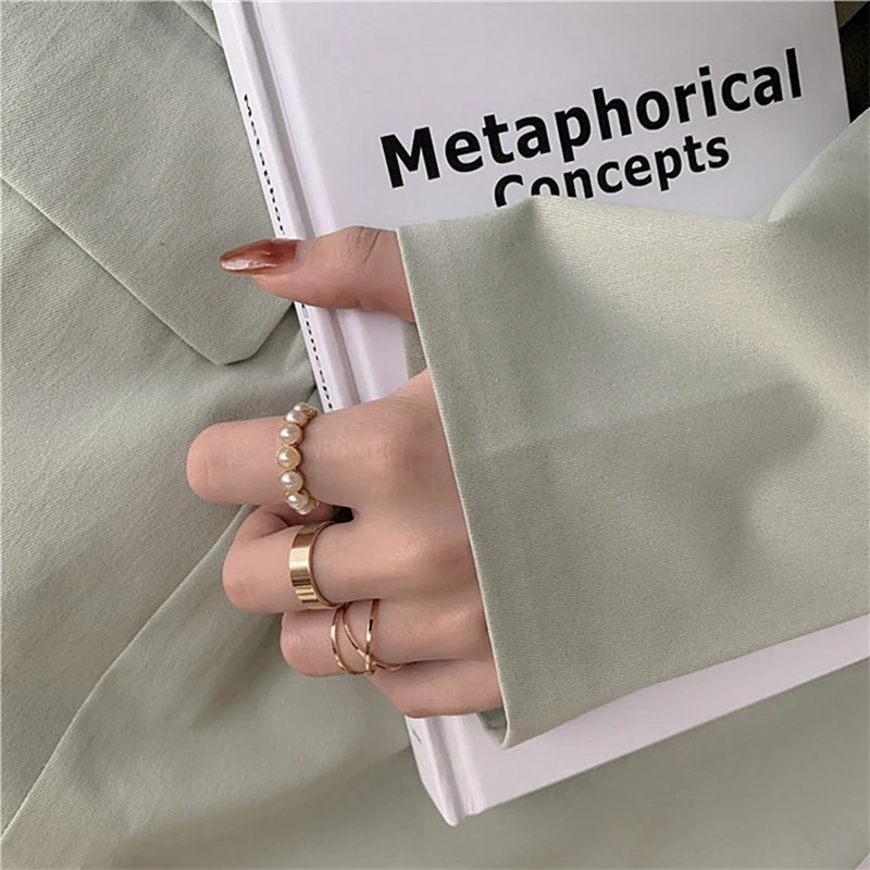 

4pcs Fashion Jewelry Rings Set Hot Selling Metal Alloy Hollow Round Opening Women Finger Ring For Girl Lady Party Wedding Gifts