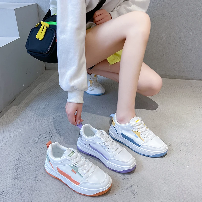 

Модные маленькие белые туфли для женщин, новинка осень 2021, туфли на толстой подошве, повседневная Корейская версия, смешанные туфли для тенн...