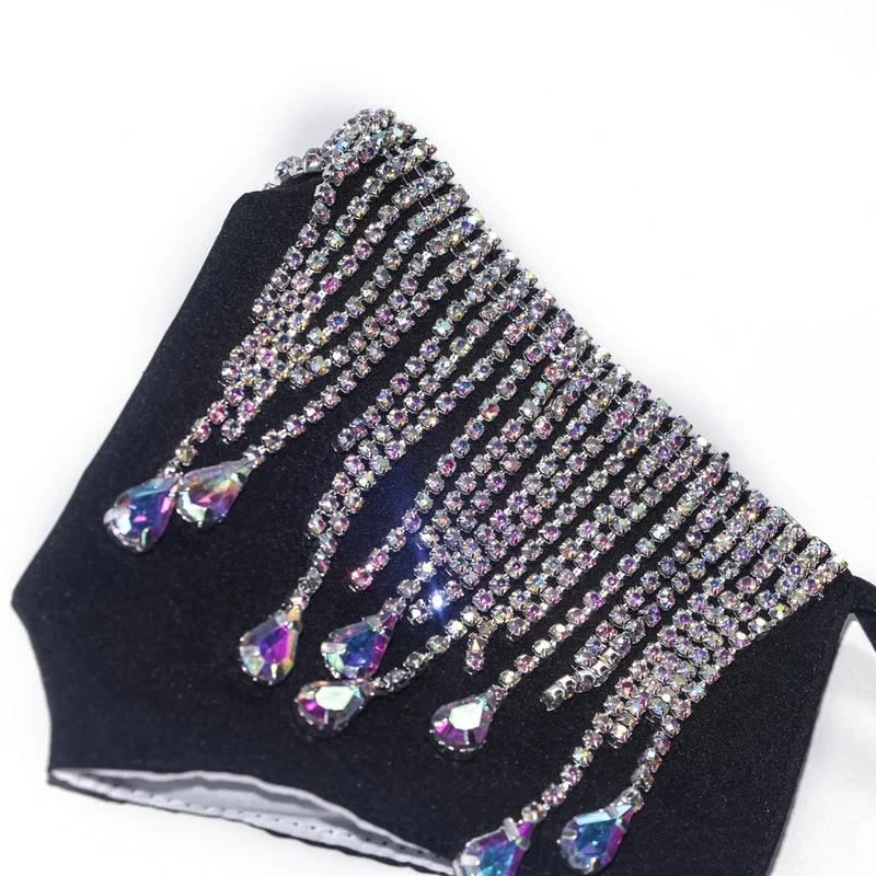 

Sexy Shiny Rhinestones Tassel Masks Fashion Jewelry Bling Mondkapjes for Women Black Crystal Face Cover Nightclub Decoration