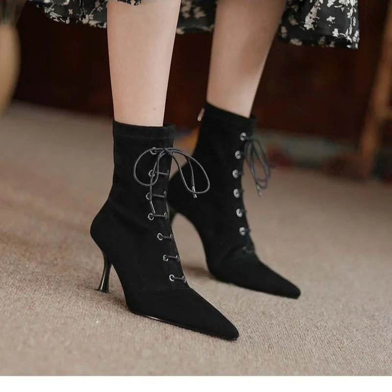 

Женские короткие ботинки, новинка осень-зима 2021, эластичные ботинки на шнуровке, модные ботинки телесного цвета на высоком каблуке-шпильке ...