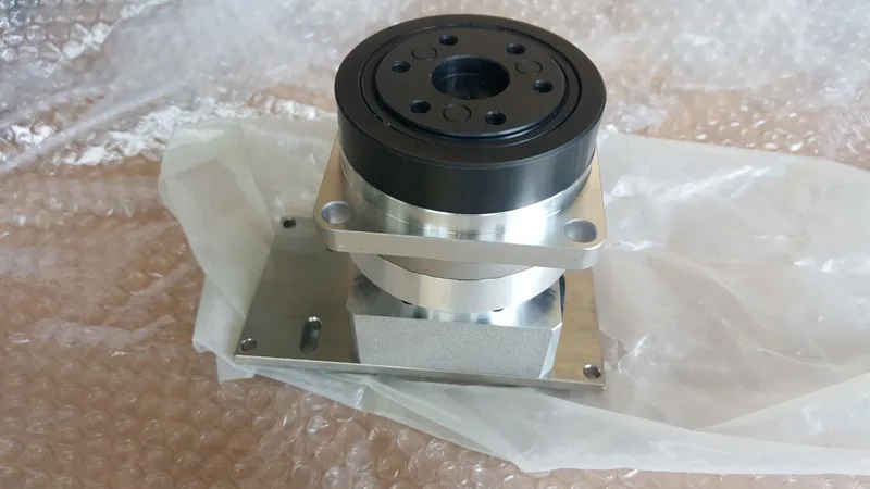 Редуктор HPG-20A-15 входное отверстие 14 мм используется в хорошем состоянии. 80% новый