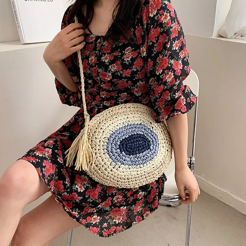 

Straw Weaving Handbags Women Summer Rattan Handmade Woven Beach Circle Bohemia Shoulder Bag New Tassel Designer Crossbody Bags