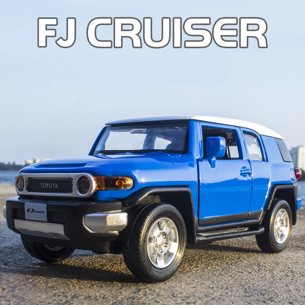 Модель автомобиля TOYOTA FJ Cruiser из сплава в масштабе 1:32 литая и игрушечная