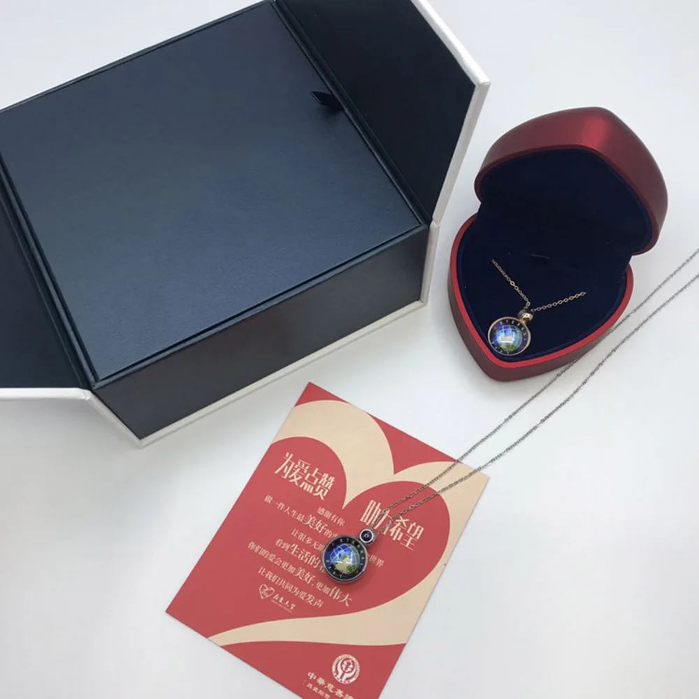 

New Wholesale Roman Plate Pendant Retro Classic World Map Necklace Luxury Jewelry Fashion Pendants Female Clavicle Chain