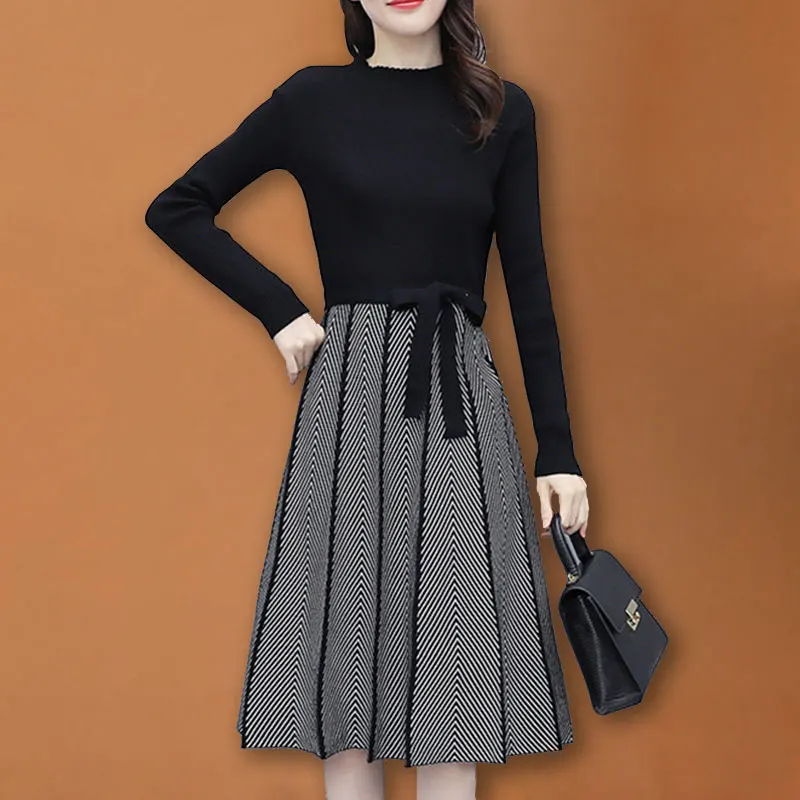 

Hem stripe Knitted Sweater pleated Dresses Female Autumn Winter Dress Long Sleeve Sweater Women Dress Elegant Casual Midi Dress
