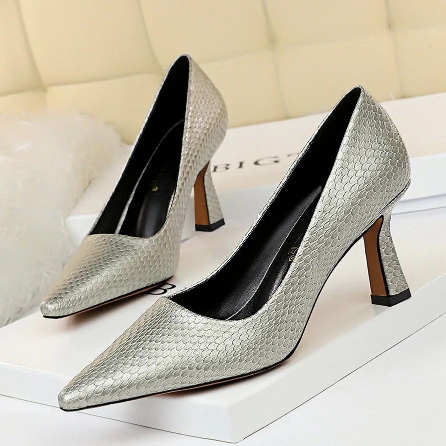 

2020 Women 7cm High Heels Party Yellow Pumps Lady Escarpins Stripper Low Heels Sexy Pointed Plus Size Office Bridal Prom Shoes