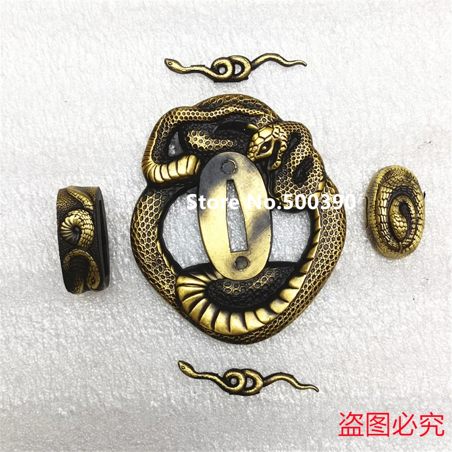 Чудесная резная латунная медная змеиная защита Tsuba Menuki Fuchi индивидуальная