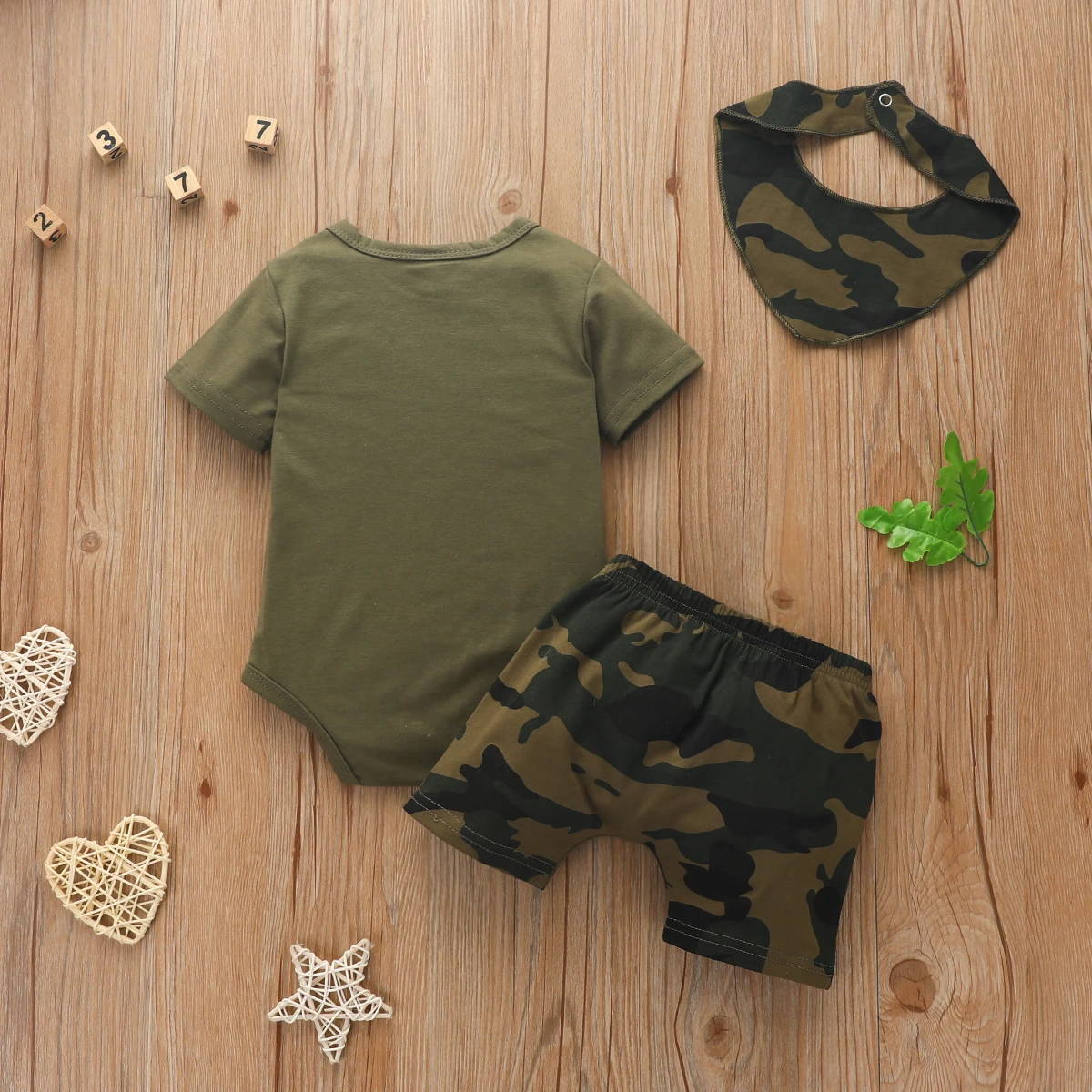 Комплект одежды для новорожденных мальчиков 3 предмета комбинезон с коротким