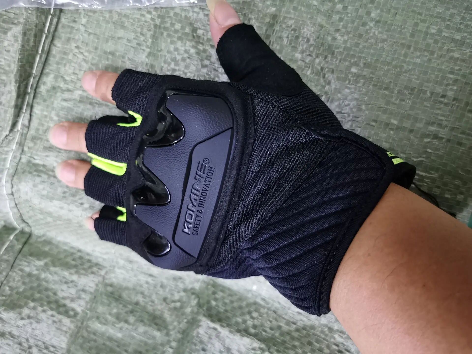 

KOMINE summer entry-level fingerless joint protection motorcycle rider gloves half finger anti-fall GK-242