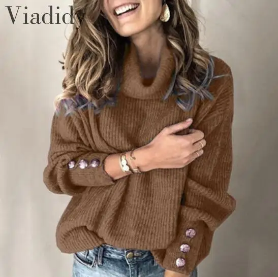 Однотонный свитер с манжетами на пуговицах и рукавом летучая мышь водолазка