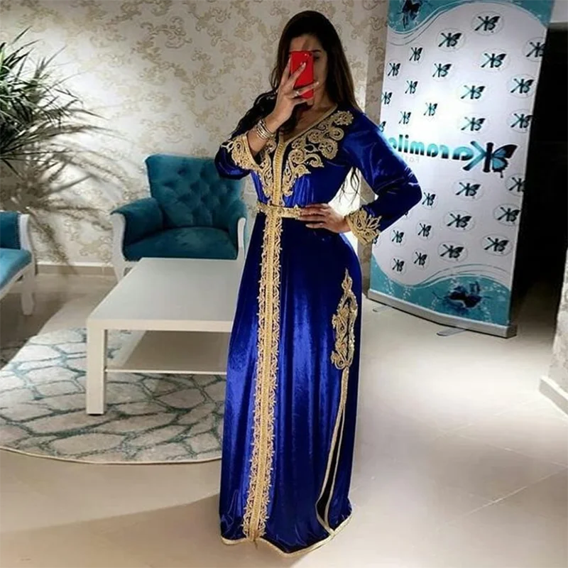 

Royal Blue Velour Dubai Moroccan Kaftan Evening Dress Long Sleeves Gold Lace Applique Prom Dress Muslim Long Formal Party Gowns