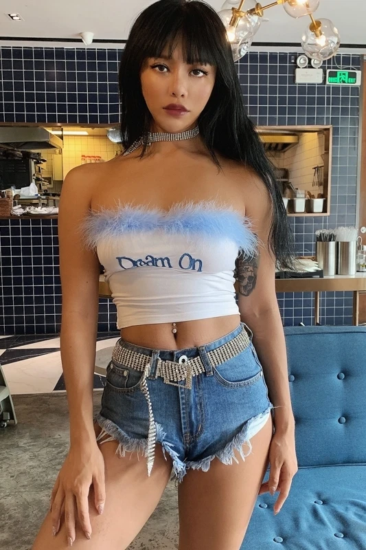 Женская футболка на бретельках с надписями и перьями модель 2020|Майки| |