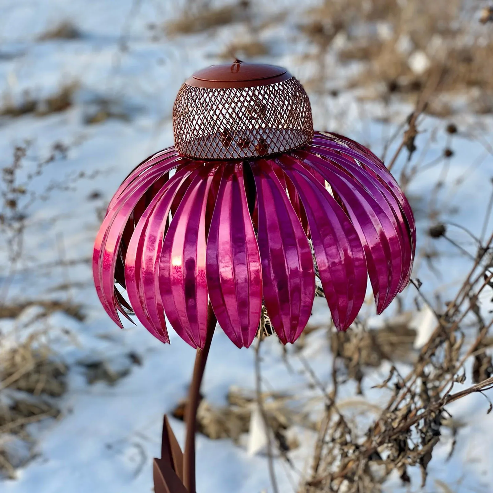 

Sensation Pink Coneflower Bird Feeder Standing Bird Feeder Outside Garden Art Metal Birdfeeder with Stand