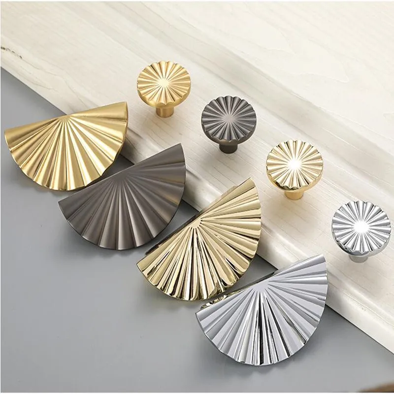 

Nordic Style Solid Brass Gold Kitchen Cabinet Handles Fan-shaped Cupboard Door Pulls Drawer Knobs Furniture Handle Hardware