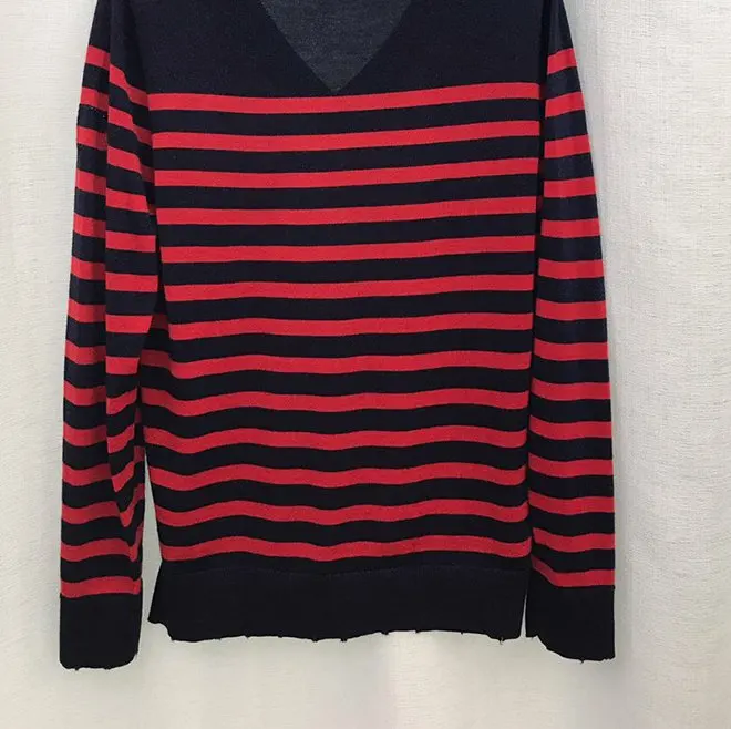 

Wool Yarn V-neck Striped Knitted Top Women Women Sweater 2021 Autumn and Winter New Gold and Silver