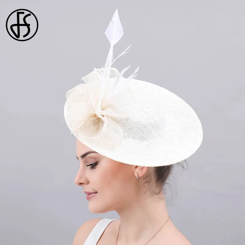 Женская шляпка с перьями FS для церкви и торжественных случаев бежевая белая