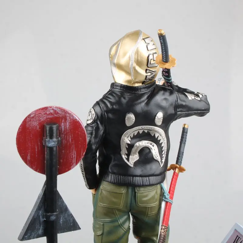 

Casual wear Man with a knife Pre-painted Figure