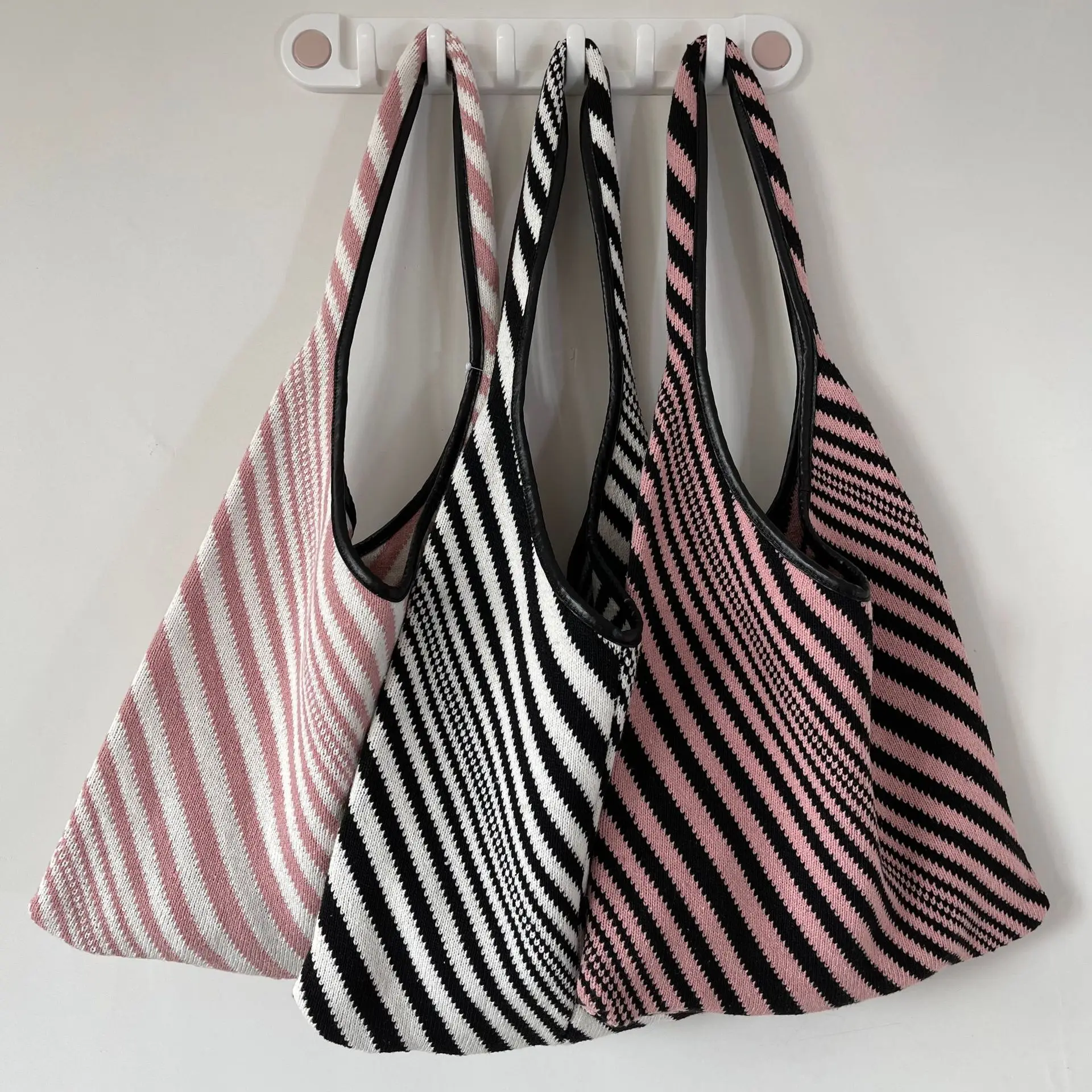 

Japanese Design Crochet Hand Bag for Women Autumn Ladies Striped Shoulder Bags Shopper Study Female Tote Handbags Knitting 2021