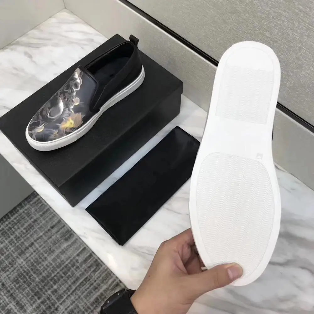 Мокасины мужские без застежки дизайнерские лоферы плоская подошва с черепом