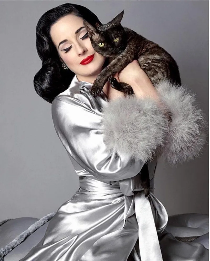 Элегантный Шелковый ночной халат в пол с перьями высшего качества сделанная на