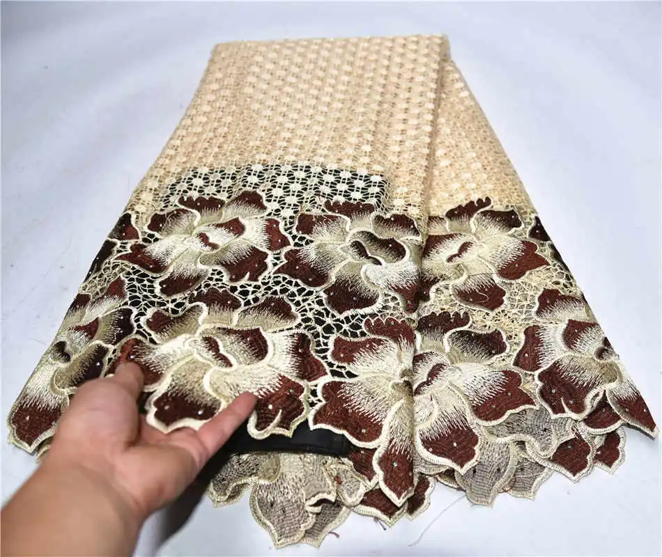 Горячая продажа молочного шелка кружевная ткань Свадебные материалы черный