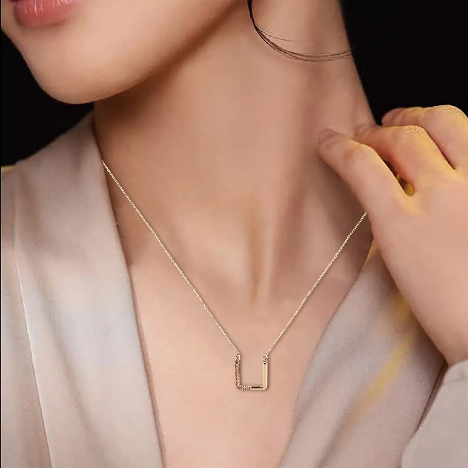 

Специальное предложение 2021, Необычные Короткие классические женские модные аксессуары, индивидуальное U-образное ожерелье с кулоном из мик...