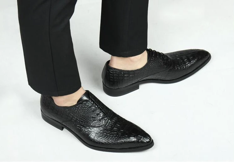 

Fashion Dress Shoes For Men Genuine Leather Comfortable Lace Up Men Oxford Shoe Black Blue Formal Wedding Office Brogue Shoes