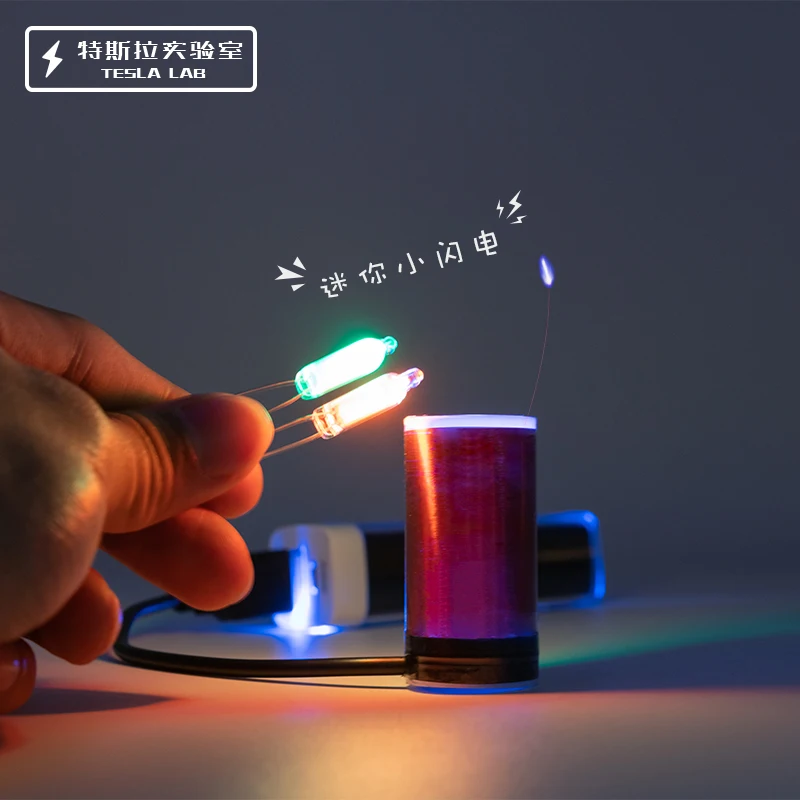 

Mini Tesla coil one watt power mobile power supply technology made small