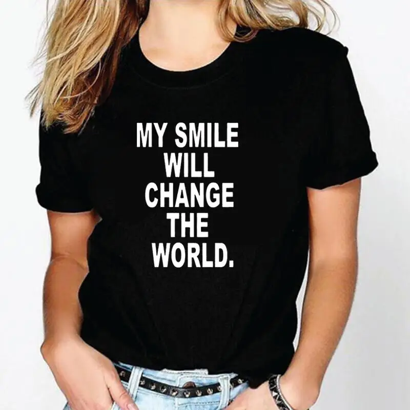 

Женская футболка с коротким рукавом и надписью «MY SMILE WILL CHANGE THE WORLD»