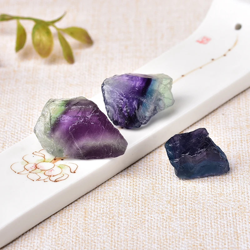 

Natural Colorful Fluorite Crystal Stone Healing Quartz Ore Mineral Fluorite Fish Tank Ornaments Mineral Specimen Christmas Gift