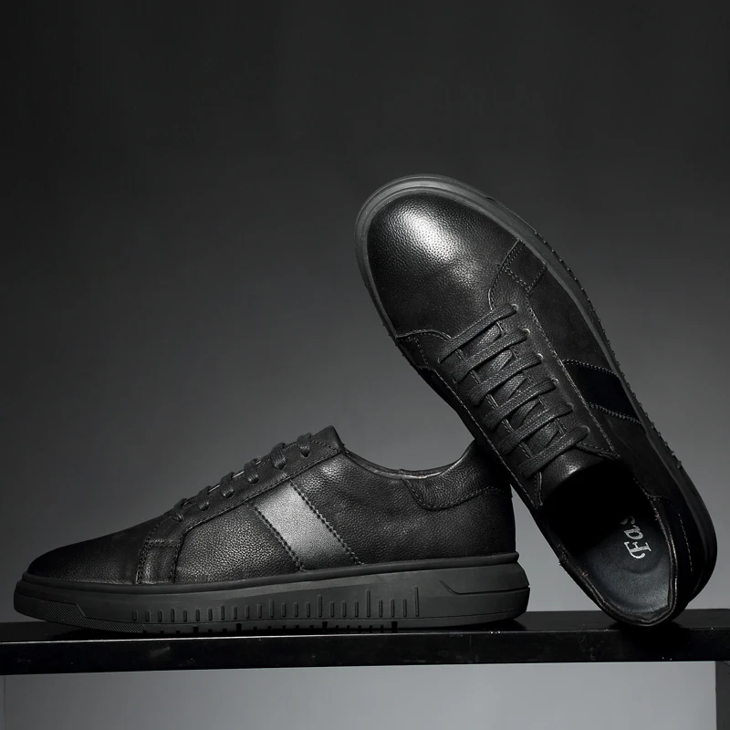 Мужские туфли из натуральной кожи черные кроссовки на шнуровке модные уличные