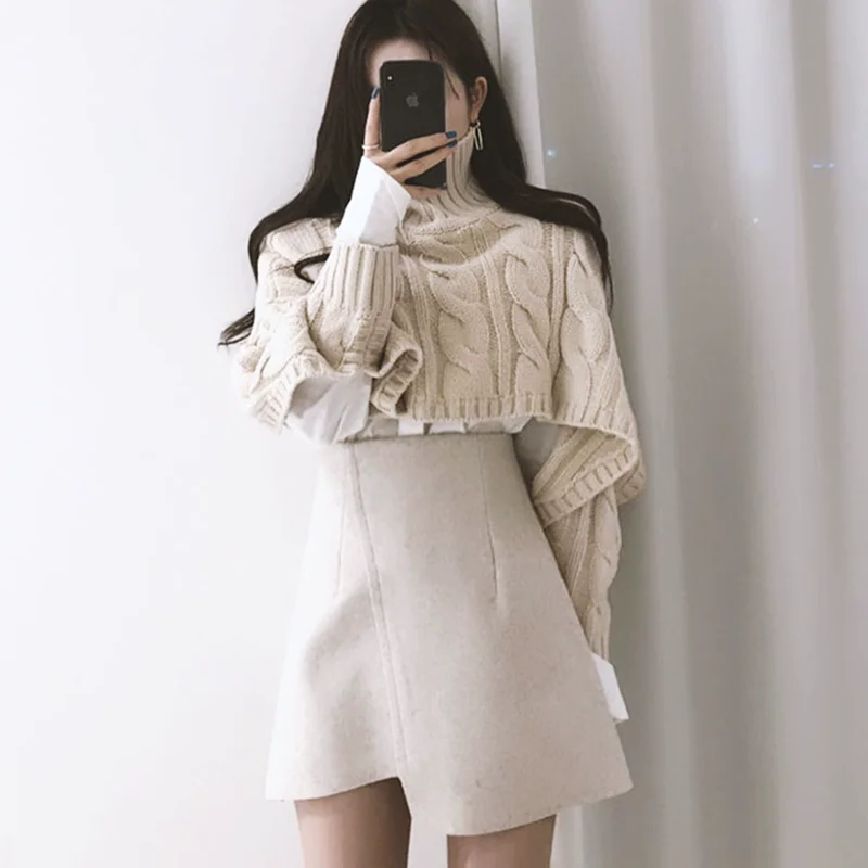 Женский укороченный свитер с высоким воротником абрикосовый джемпер оверсайз