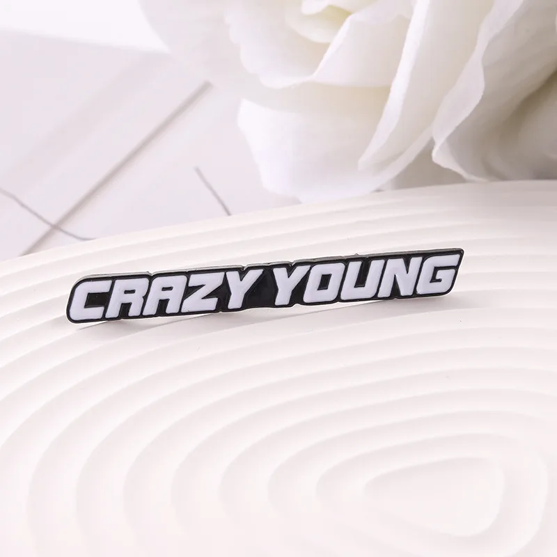 Cool Letter &quotCRAZY YOUNG&quot Metal Enamel Brooch Fashion Creative Badge Pin Men Women Backpack Sweater Jewelry | Украшения и