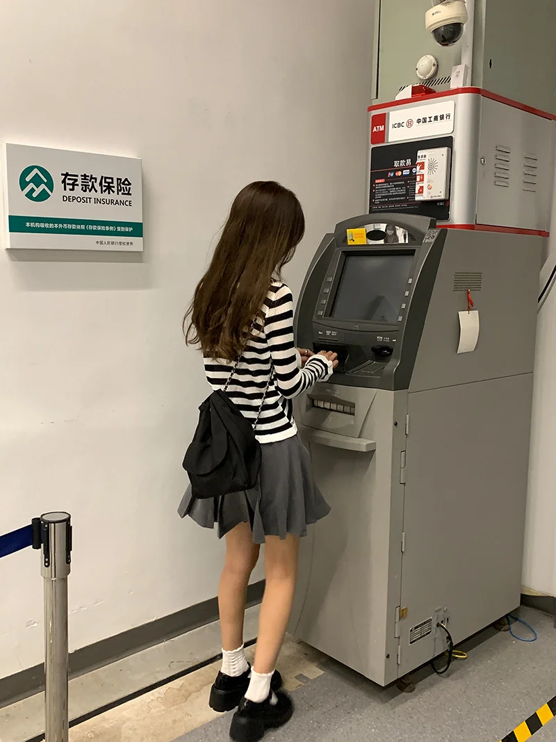 Простая повседневная женская сумка-ведро с черной цепочкой Корейская кулиской и