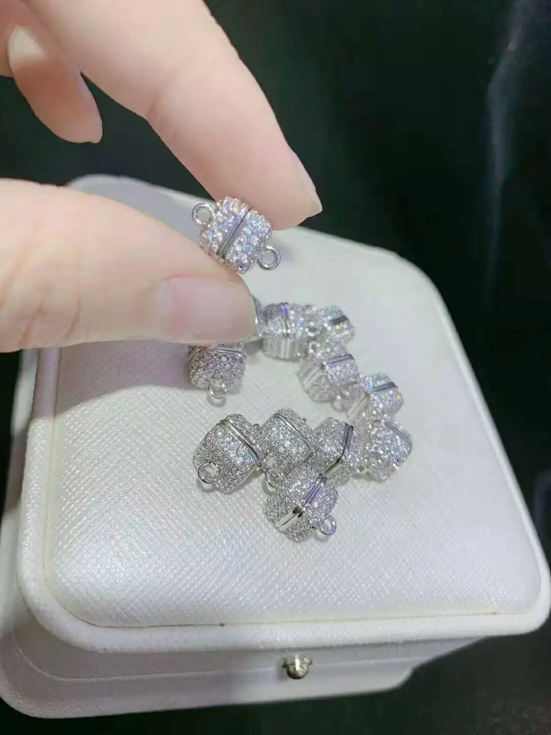 

High-grade zircon micro inlay classic two color Square magnetic clasp