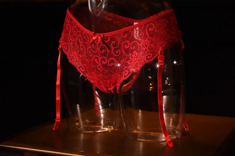 Женские эротические кружевные трусики с поясом подвязками противоскользящие