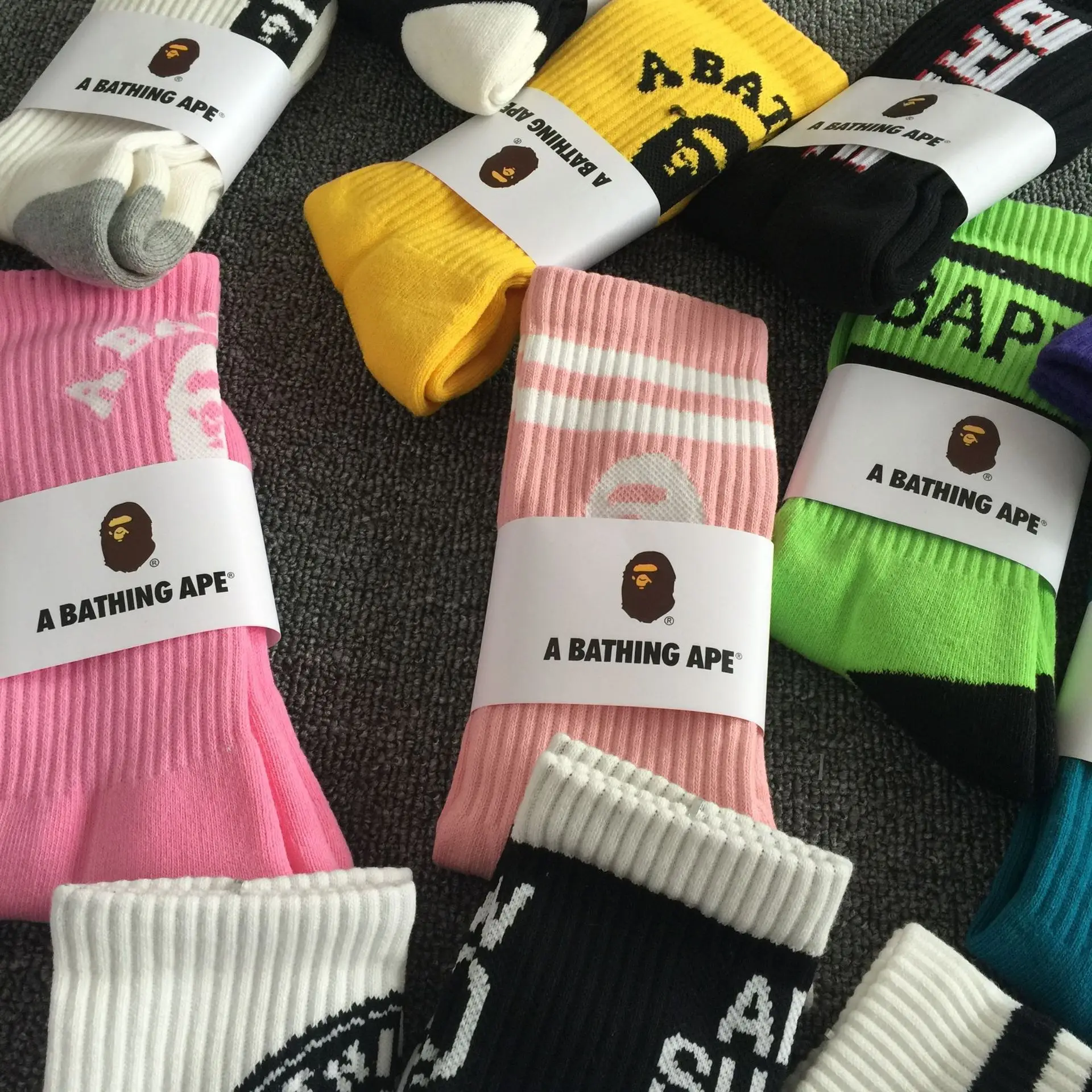 

Japan street high-top skateboard socks men and women sports basketball socks cotton bape socks