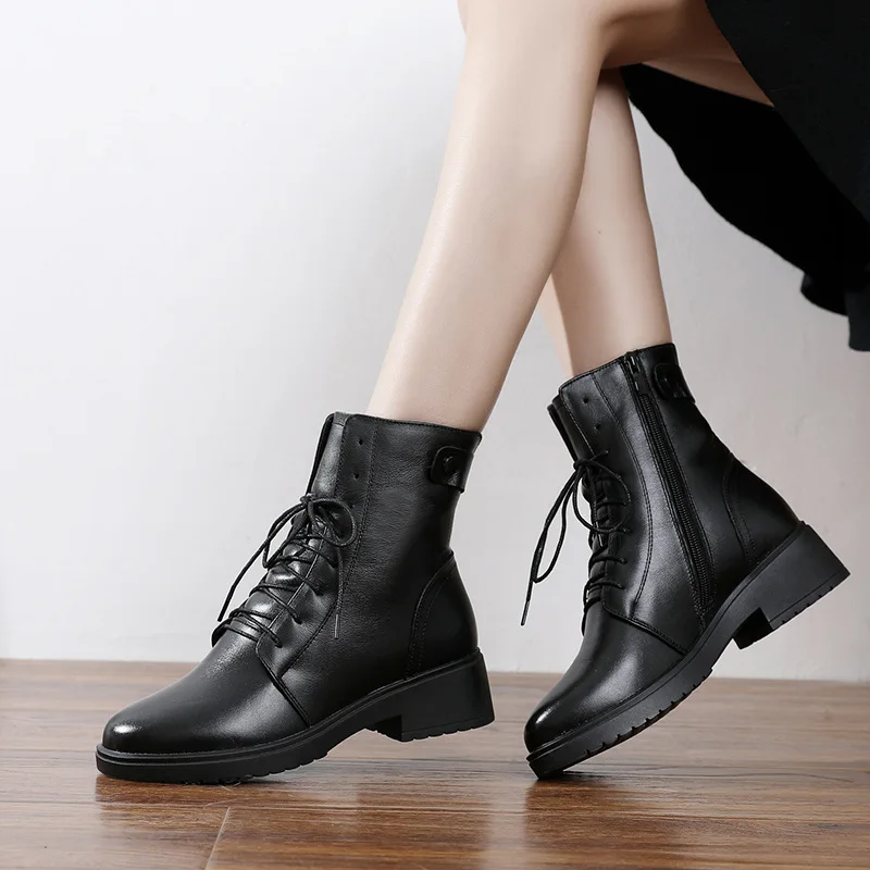 

YAERNI Size 35-43 Winter Warm Martin Boots Women Genuine Leather Mid Heel 4.5CM Plush Casual Lace Up Short Boots Women Black