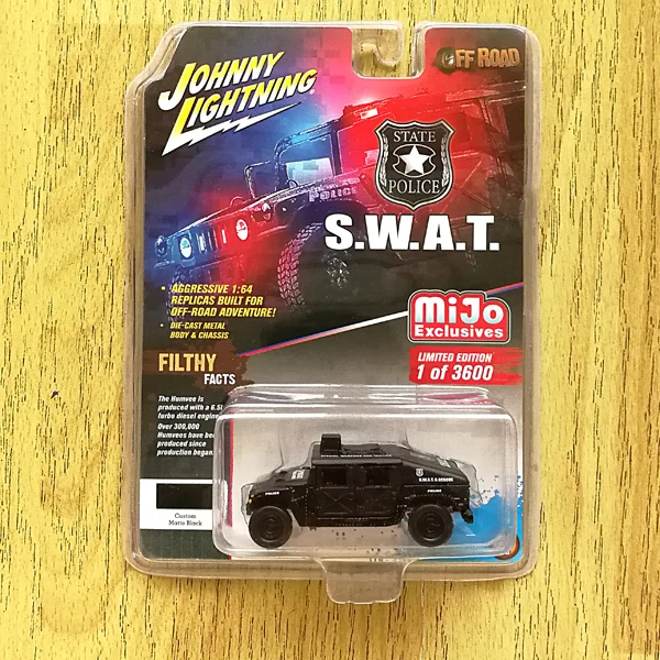 

Johnny Lightning 1/64 Police S.W.A.T. Humvee Diecast Collection of Simulation Alloy Car Model