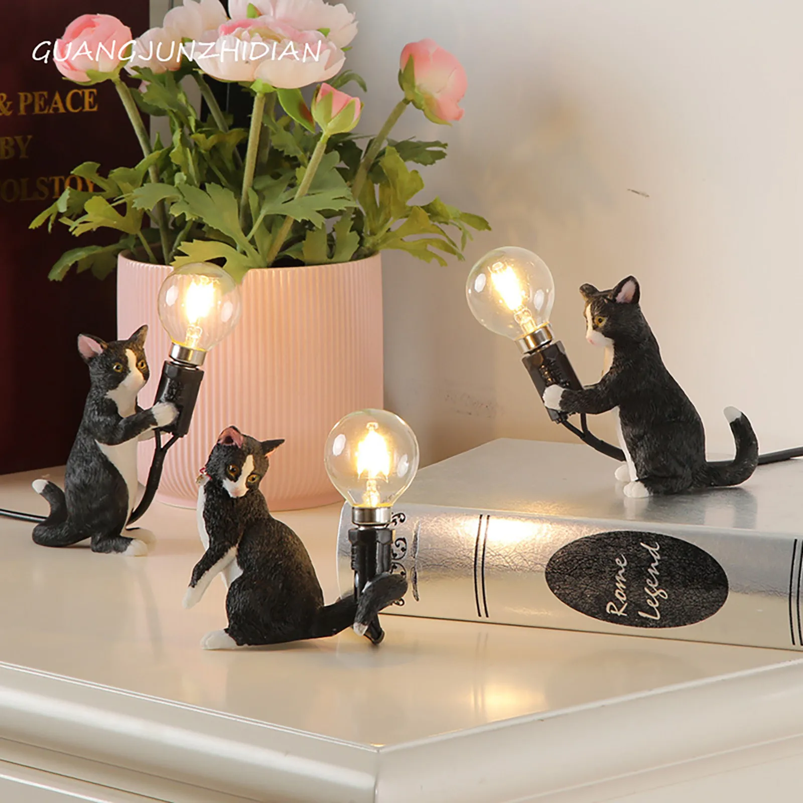 

Nordic Unique Creative Living Room Bedroom Clothing Store Decorative Cat Light Animal Mini Cat-lamp Night Table Desk Lamps