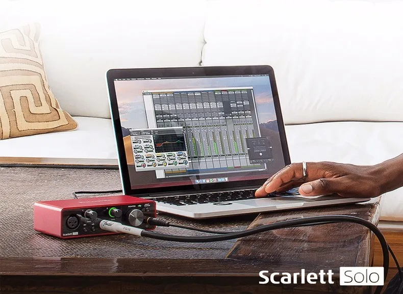 Новейший Focusrite Scarlett Solo(3-го поколения) USB аудио интерфейс звуковая карта 24 бит/192 кГц AD-конвертеры для записи mic гитары