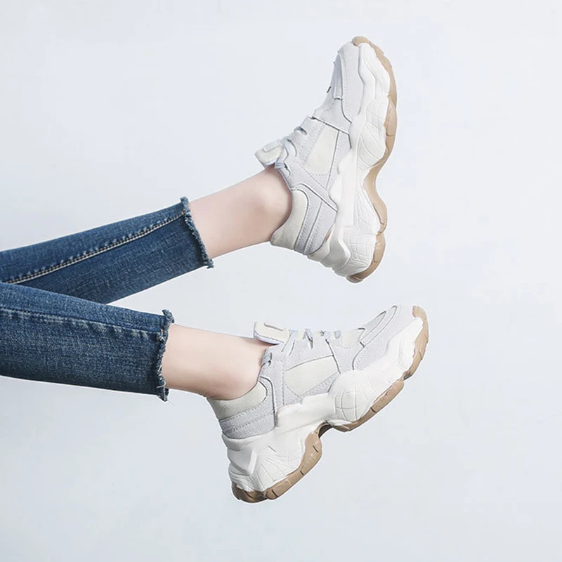 Женские кроссовки на плоской платформе дышащие Уличная обувь толстой подошве