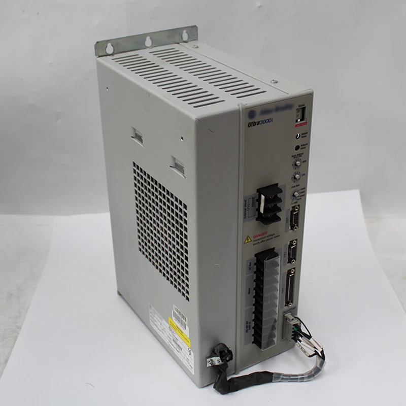 Ultra3000i AC servo driver 2098-DSD-HV050X-DN Used In Good Conition | Инструменты