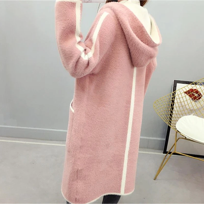 

Faux Fur Coats Large Size Women Winter Fur Thick Long Jacket New Fashion Women Fake Mink Fur Collar Faux Outerwear M138