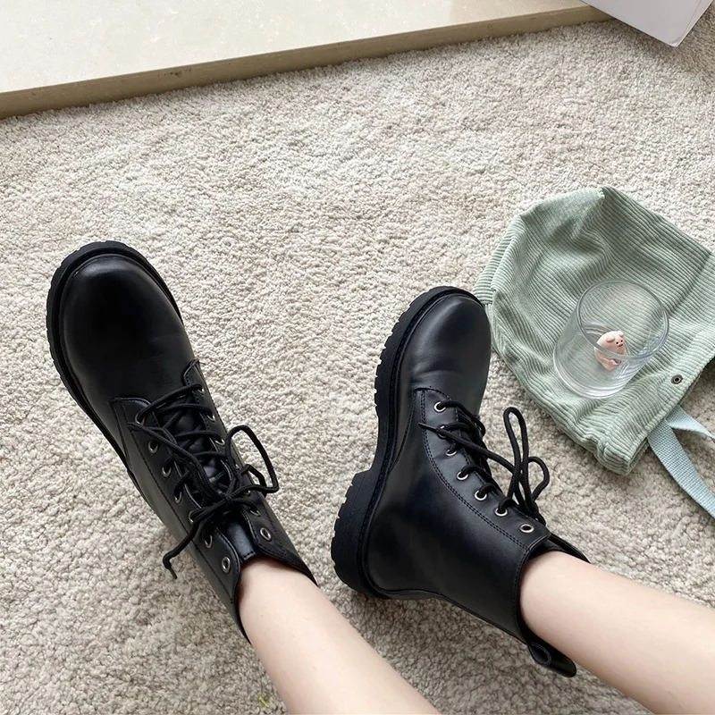 

British Martin boots woman with velvet han edition joker tide of new fund of 2021 autumn cool ins platform network red street