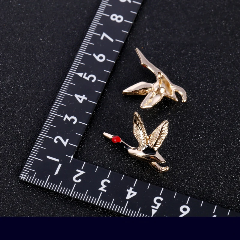 Женские аксессуары брошь для Блузы красный топ Лебедь маленький воротник игла